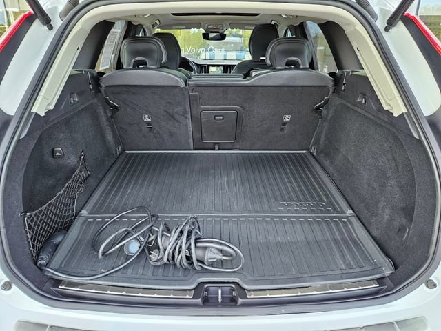 Certified 2023 Volvo XC60 T8 Plus w/ Protection Package Premier AWD/4WD image 12