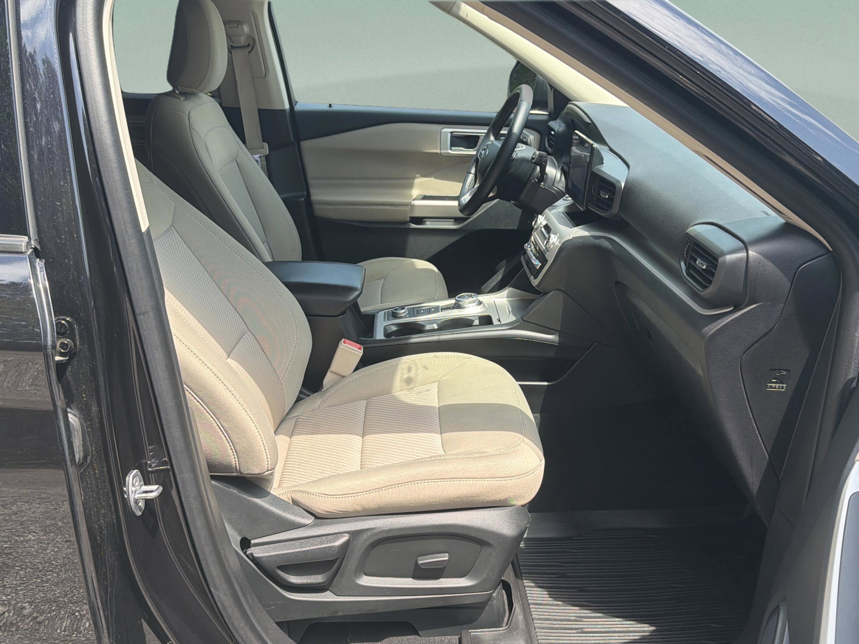 Used 2024 Ford Explorer XLT AWD/4WD image 20