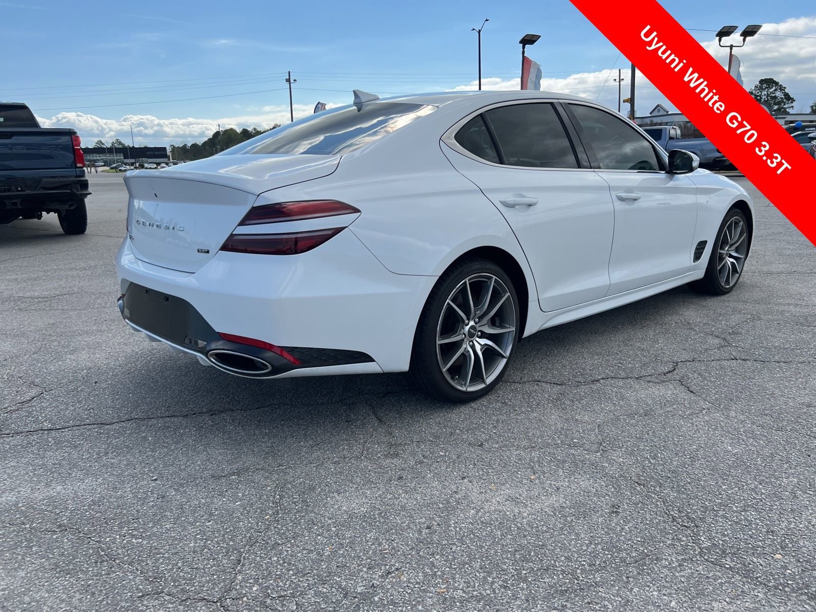 Used 2022 Genesis G70 3.3T image 5