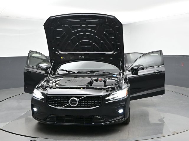 Used 2025 Volvo S60 B5 Plus AWD/4WD image 52