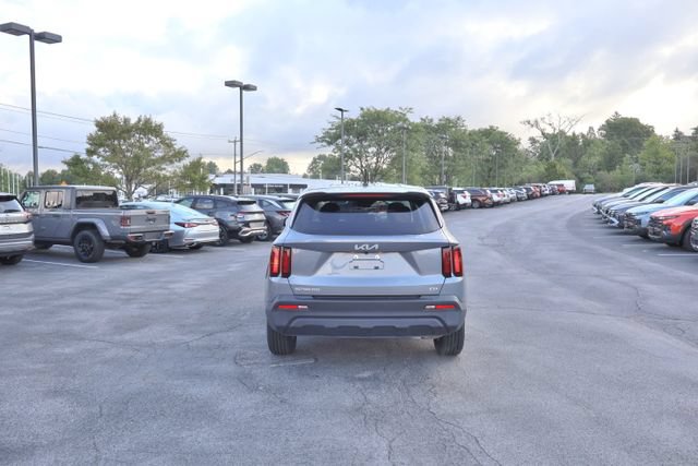Used 2023 Kia Sorento LX AWD/4WD image 6