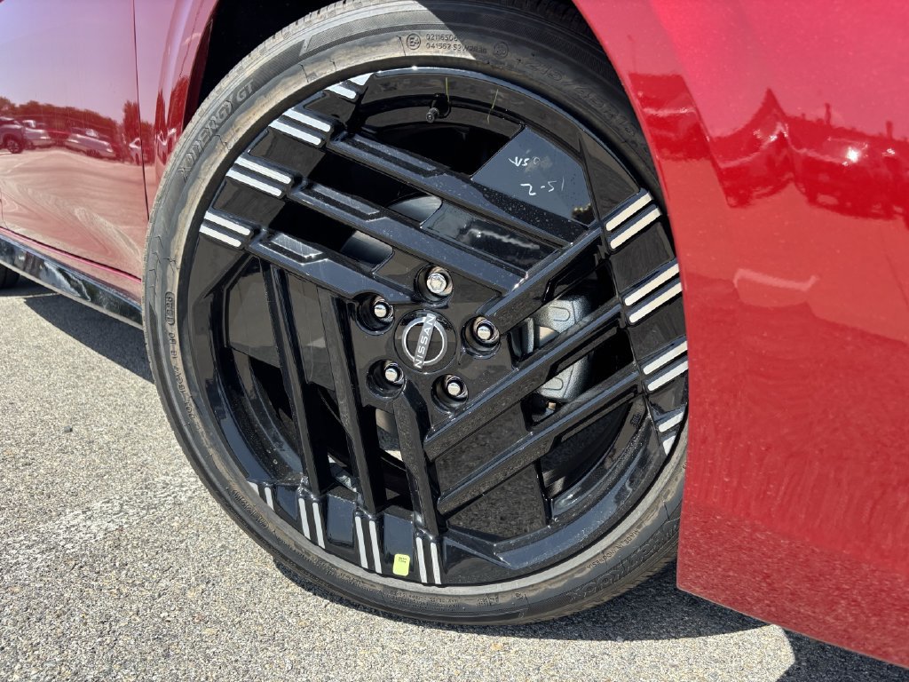 New 2027 Nissan Sentra SR w/ SR Premium Package FWD image 8