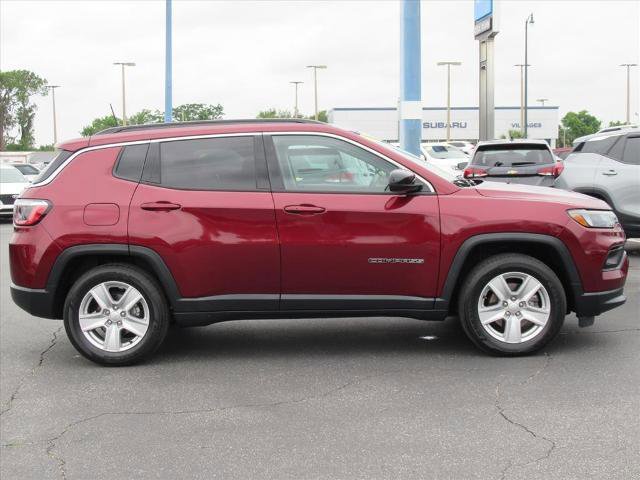 Used 2022 Jeep Compass Latitude w/ Convenience Group FWD image 4