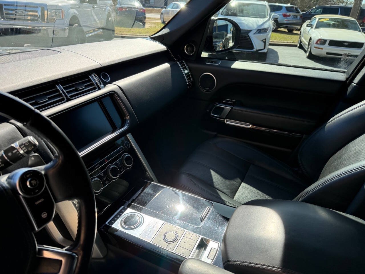Used 2015 Land Rover Range Rover Supercharged AWD/4WD image 6