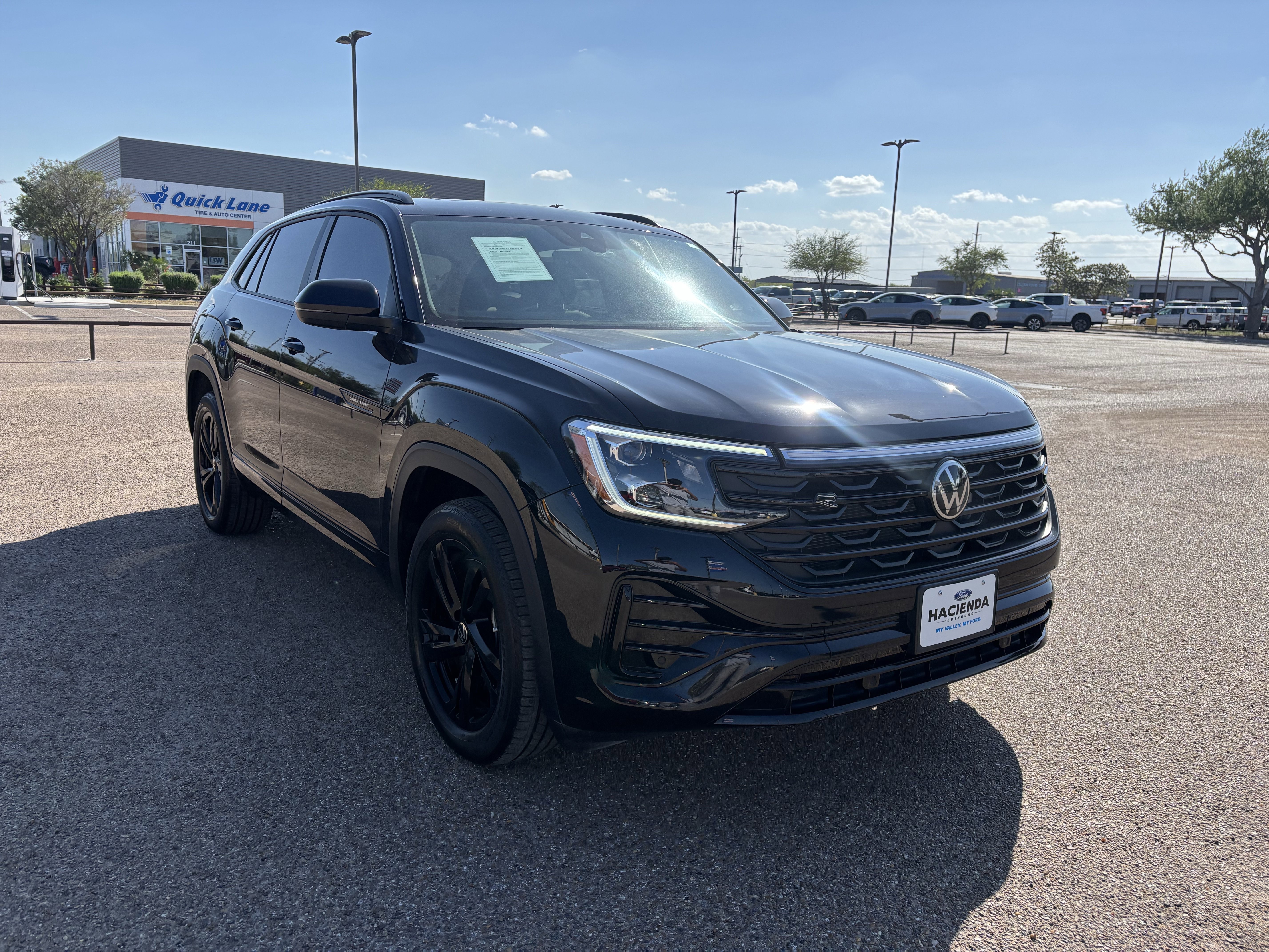 Used 2025 Volkswagen Atlas Cross Sport SEL R-Line image 5