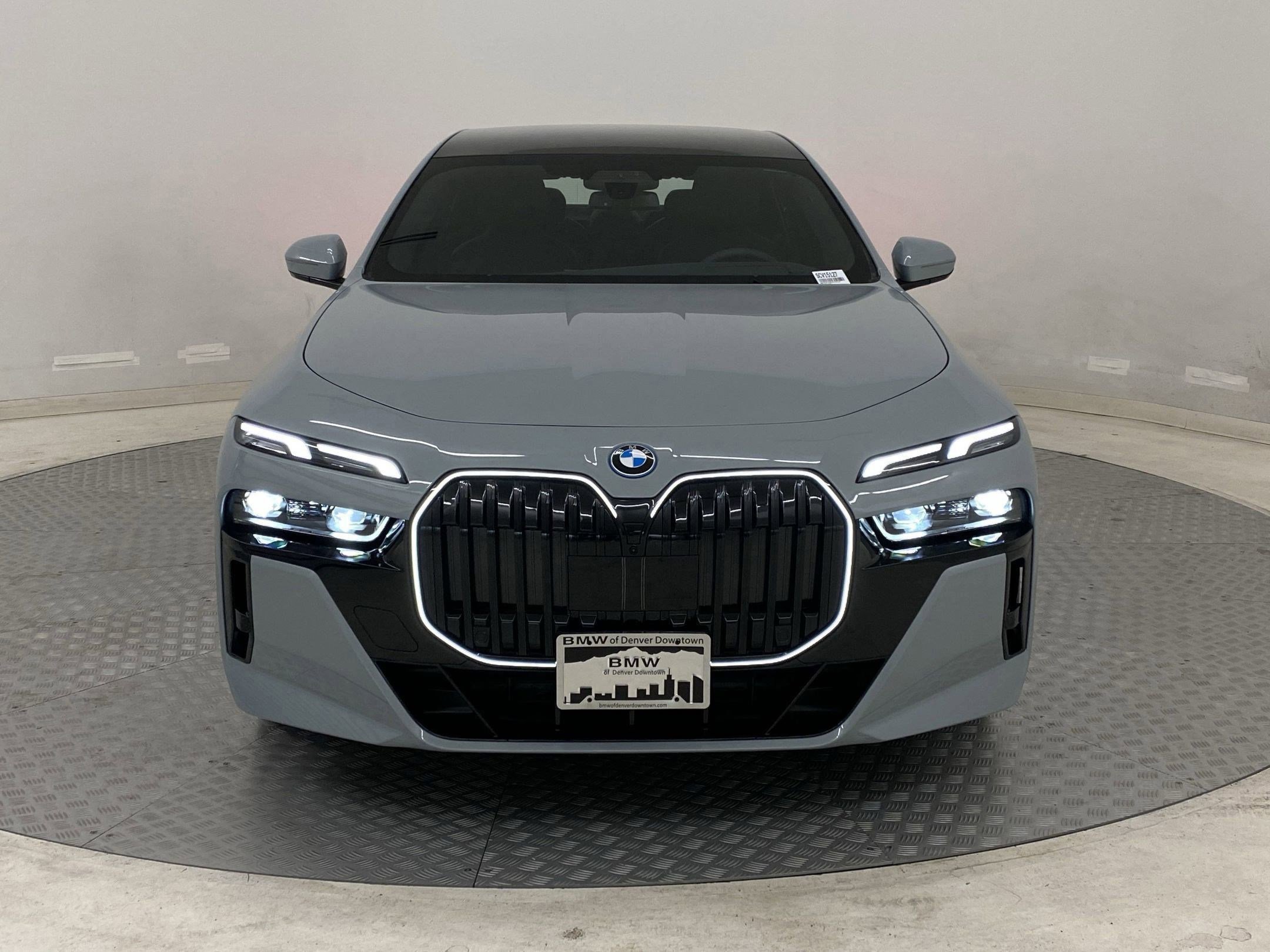 Used 2025 BMW i7 xDrive60 AWD/4WD image 5