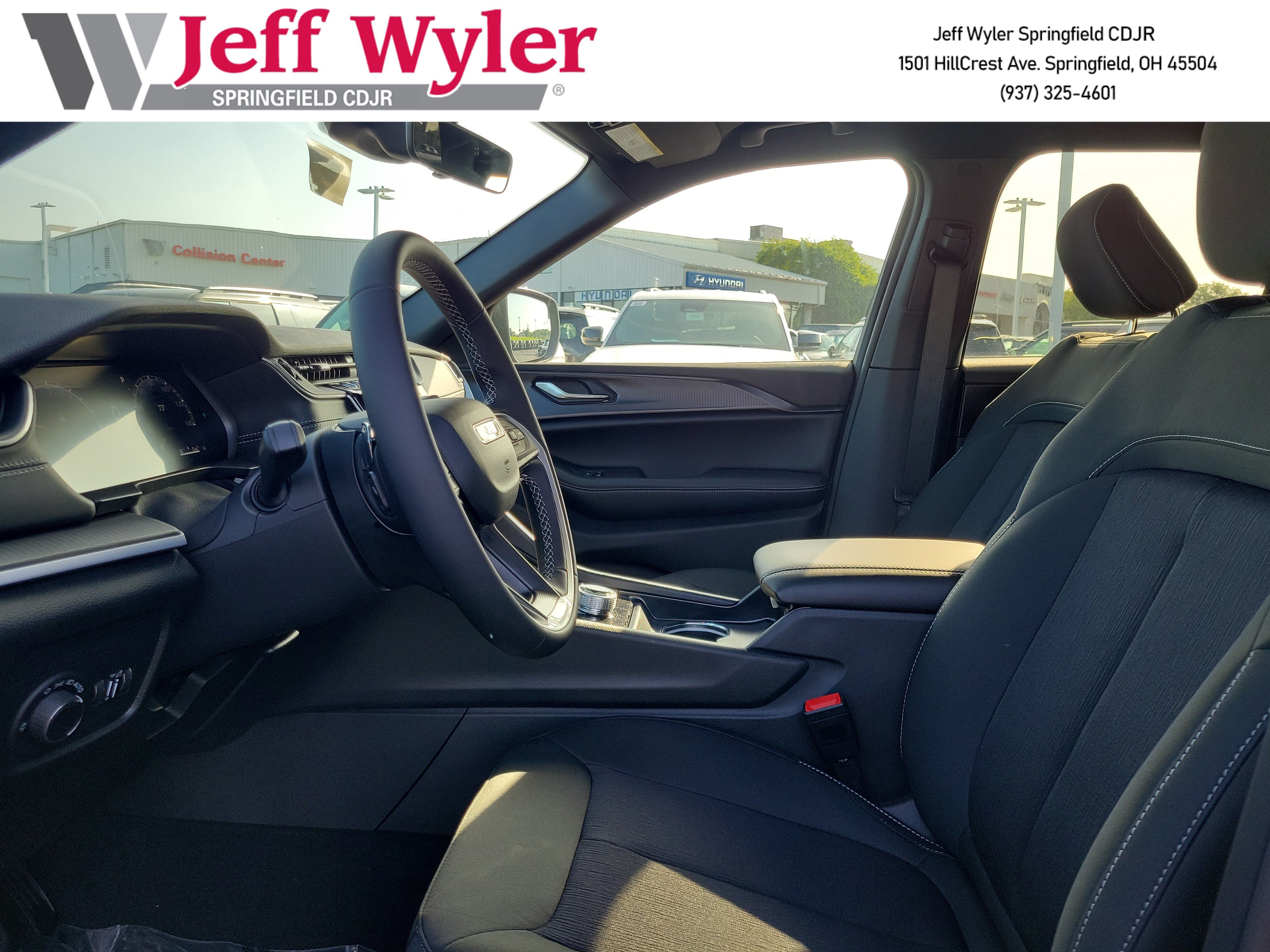 New 2026 Jeep Grand Cherokee Laredo AWD/4WD image 15