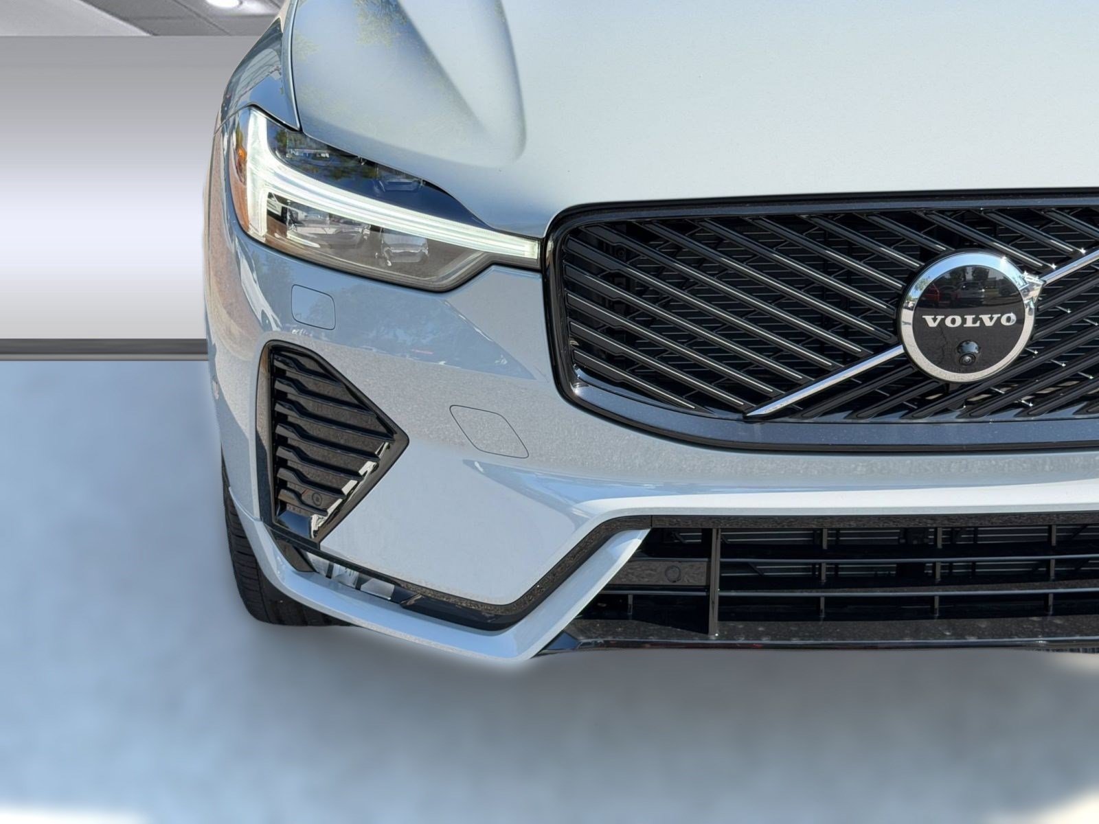 New 2027 Volvo XC60 B5 Plus AWD/4WD image 12