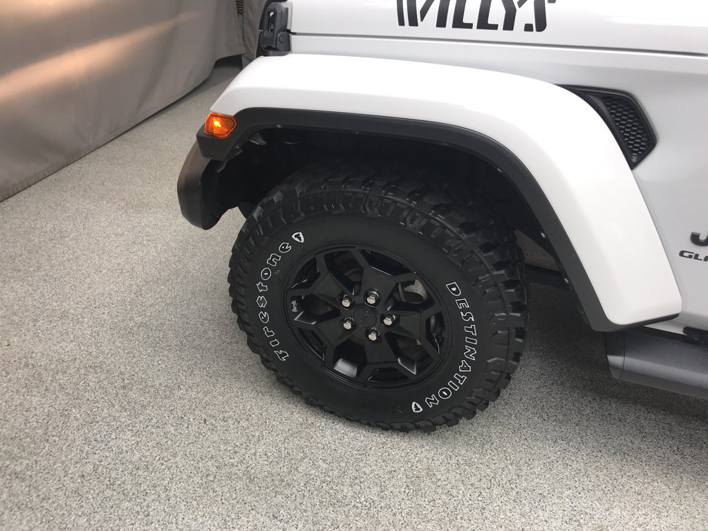 Used 2021 Jeep Gladiator Willys image 7