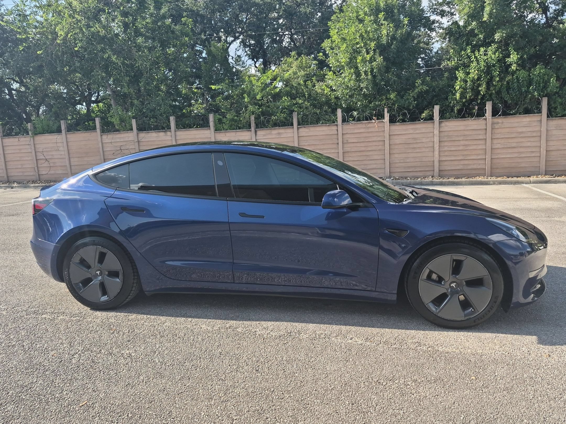 Used 2021 Tesla Model 3 Standard Range Plus RWD image 2