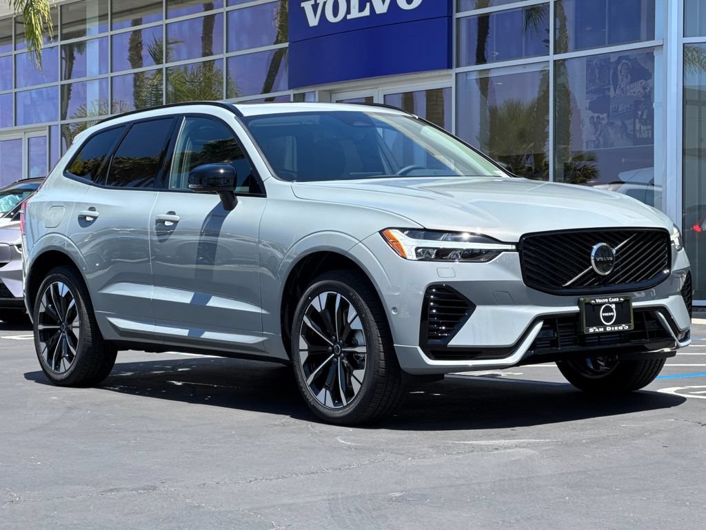 New 2026 Volvo XC60 T8 Plus w/ Climate Package PRO AWD/4WD image 7