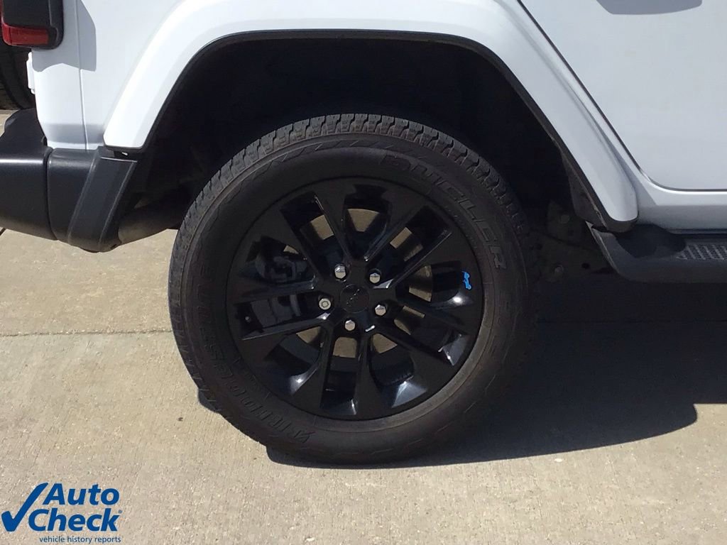 Used 2022 Jeep Wrangler Unlimited Sahara w/ Cold Weather Group image 36