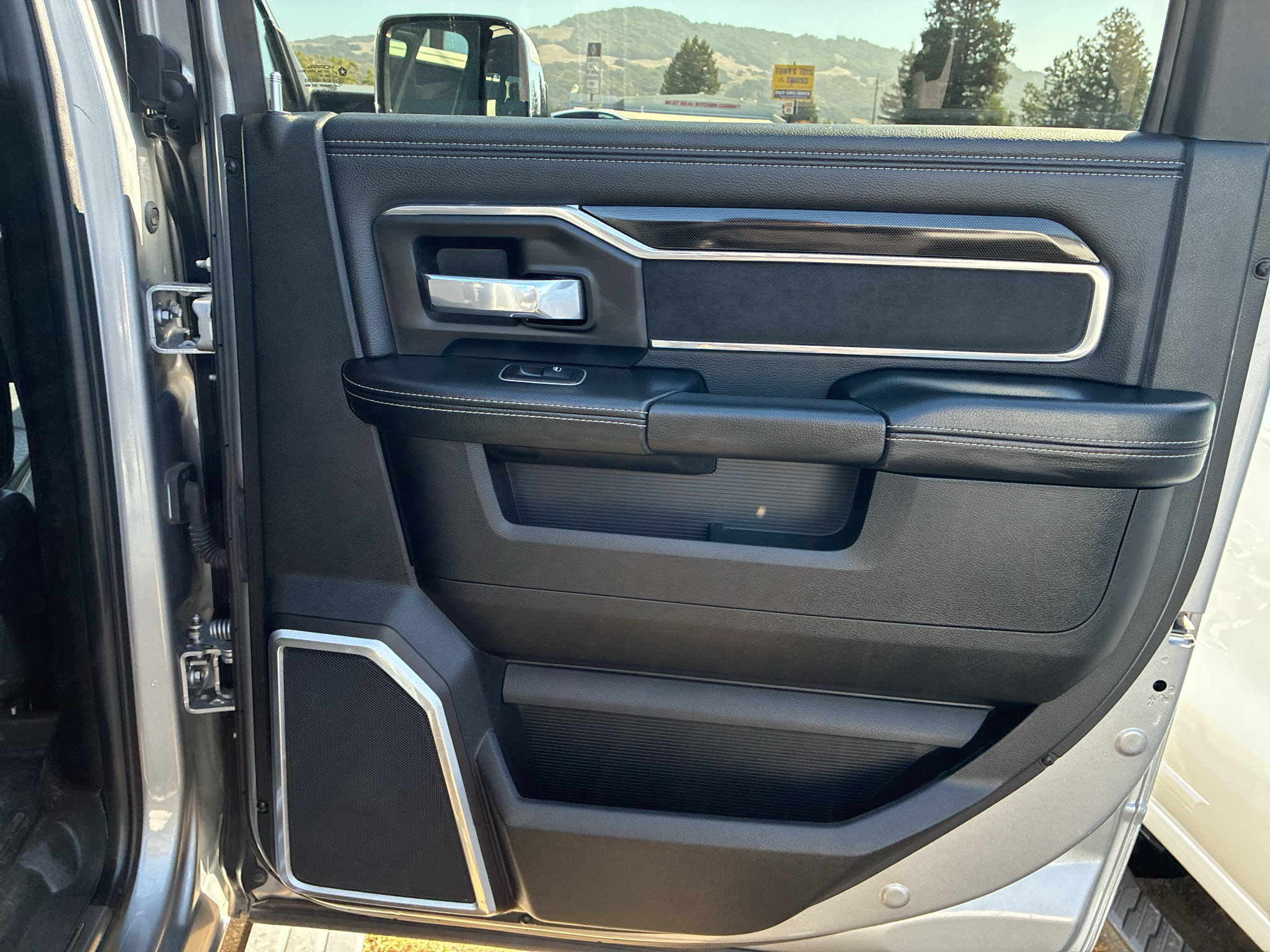 Used 2022 RAM 2500 Laramie AWD/4WD image 51
