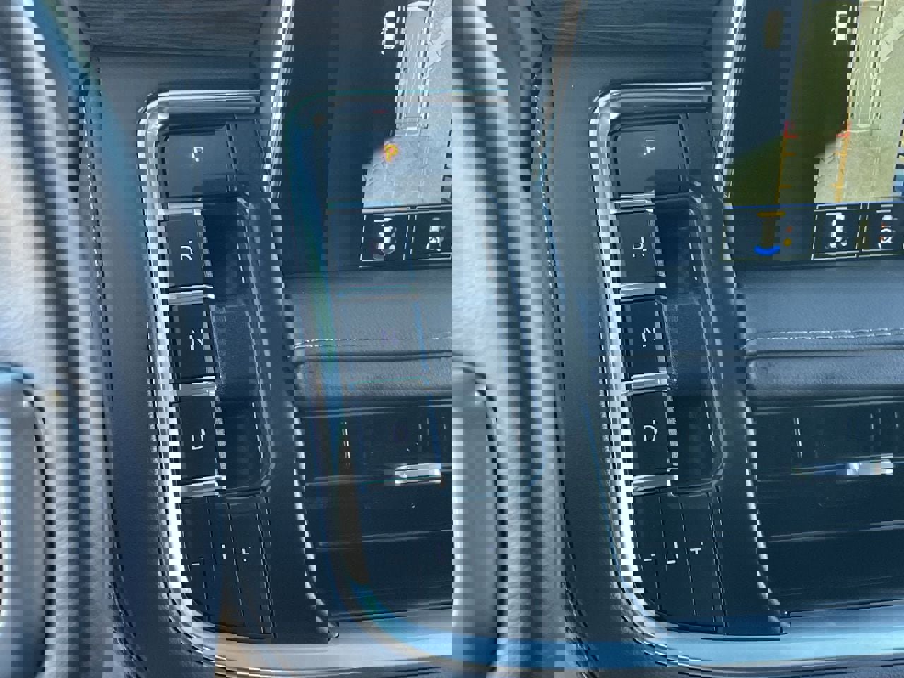 Used 2022 Chevrolet Tahoe Z71 w/ Z71 Off-Road Package image 29