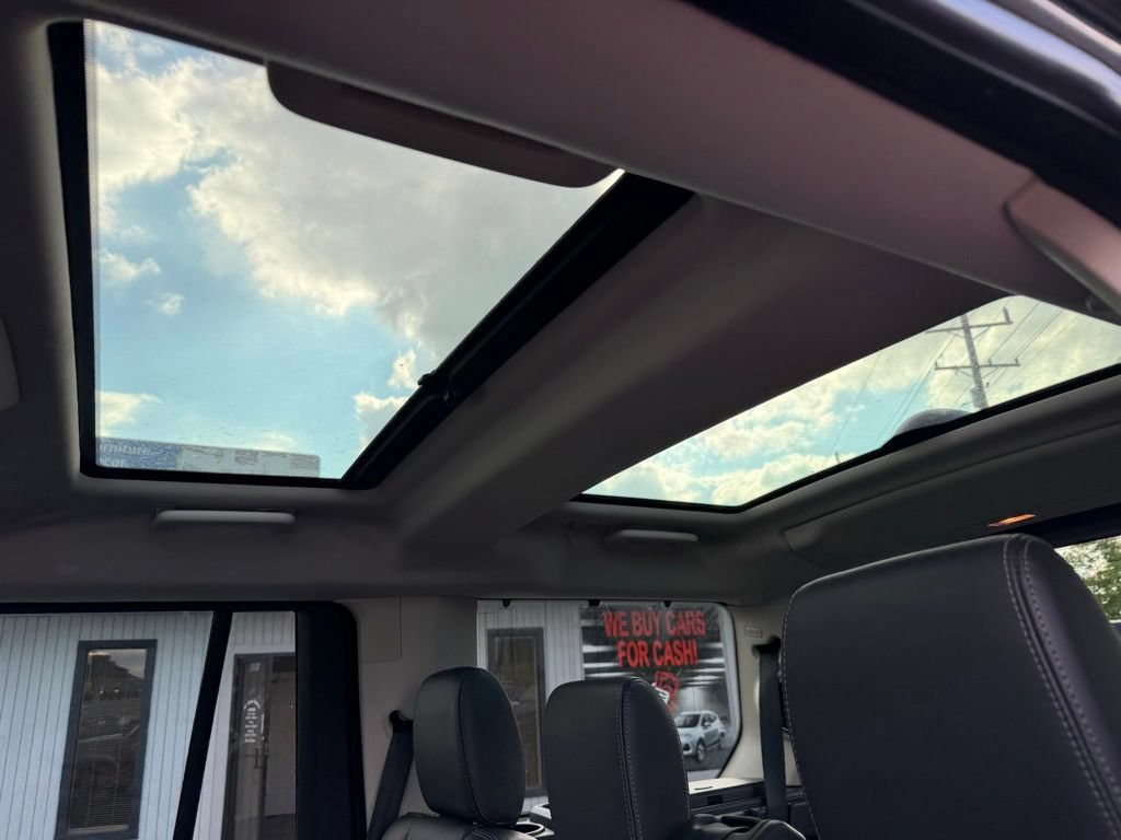 Used 2016 Land Rover LR4 HSE LUX AWD/4WD image 23