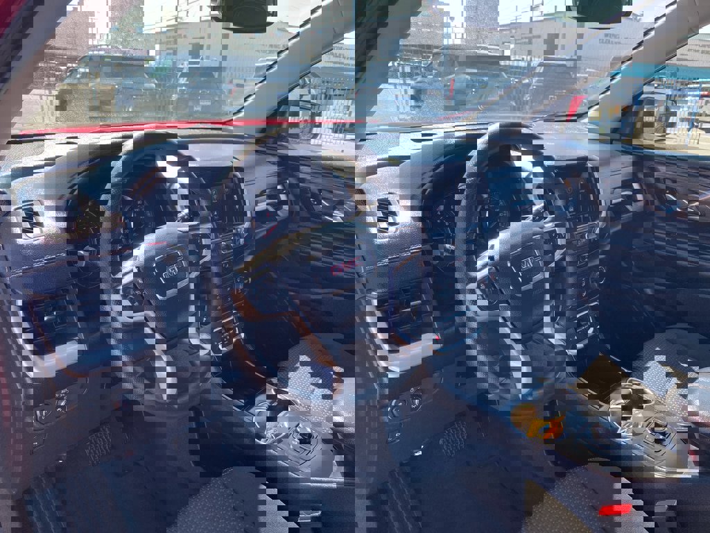 Used 2024 GMC Terrain SLE image 27