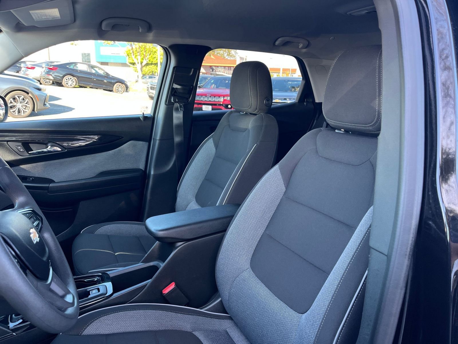 Used 2025 Chevrolet TrailBlazer LT image 37