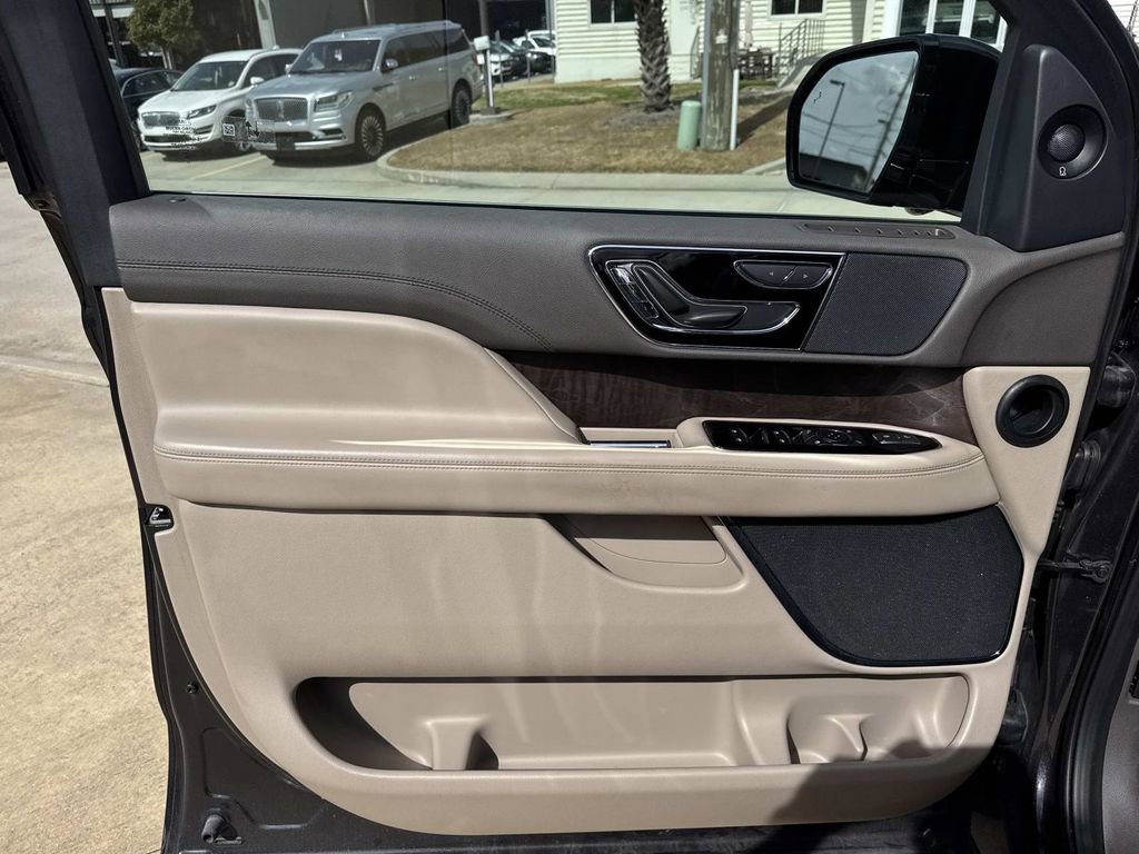 Certified 2024 Lincoln Navigator Premiere image 20