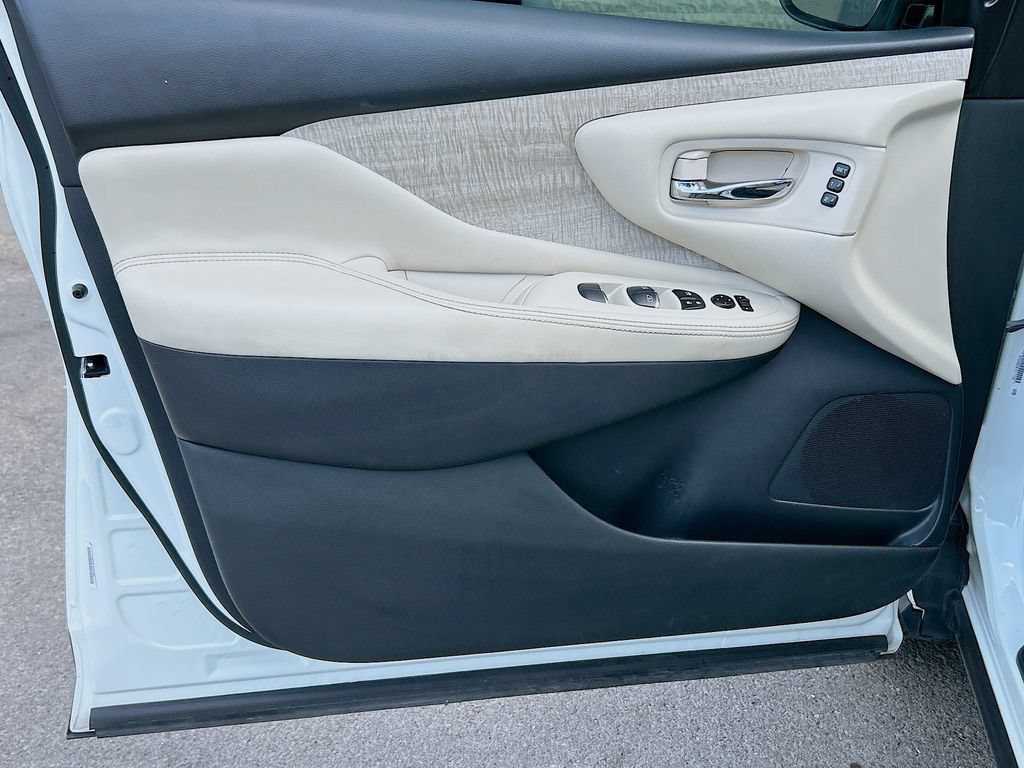 Used 2020 Nissan Murano SL w/ Moonroof Package FWD image 23