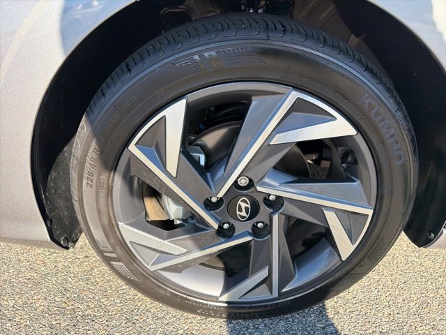 Certified 2025 Hyundai Elantra Sport image 39