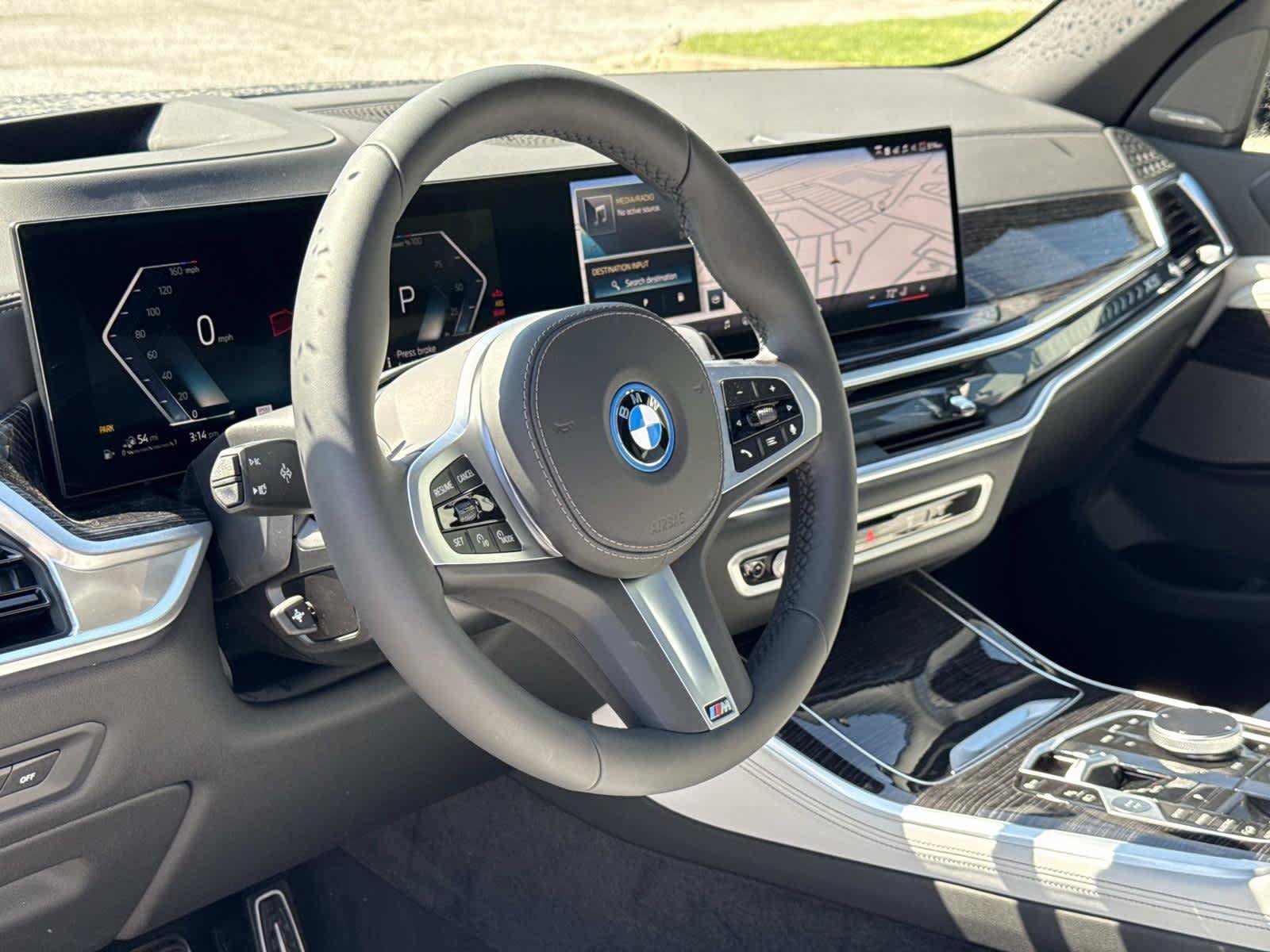 New 2026 BMW X5 xDrive50e w/ M Sport Package AWD/4WD image 2