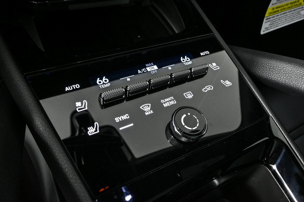 Certified 2025 Porsche Cayenne Coupe image 18