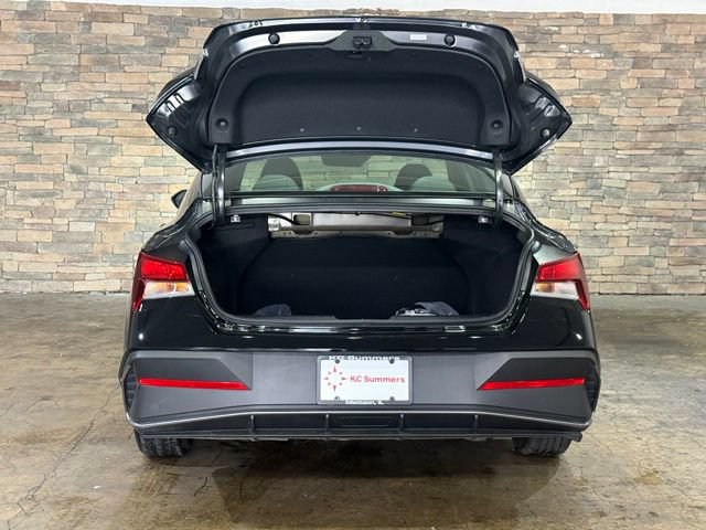 New 2026 Hyundai Elantra SE FWD image 7