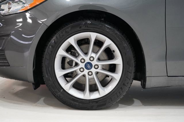 Used 2019 Ford Fusion SE image 9