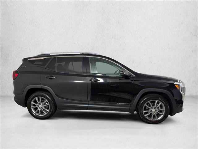 Used 2024 GMC Terrain SLT AWD/4WD image 2