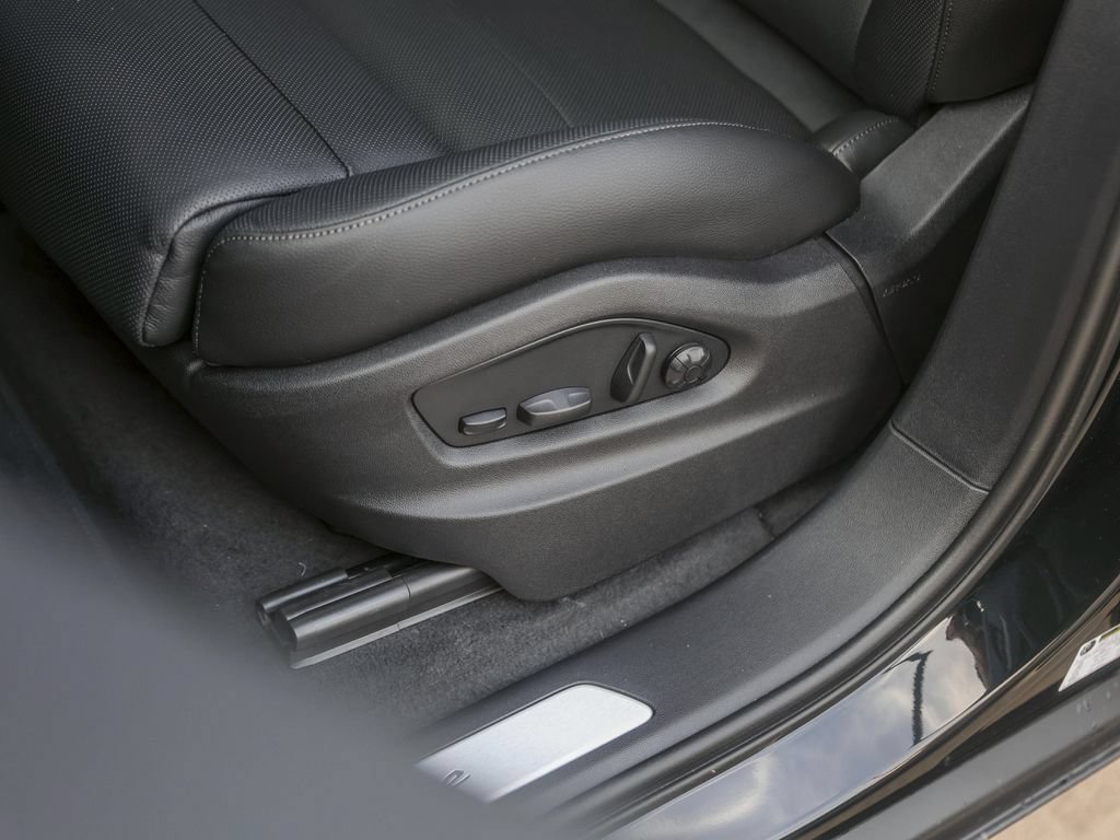 Certified 2026 Porsche Cayenne AWD/4WD image 14