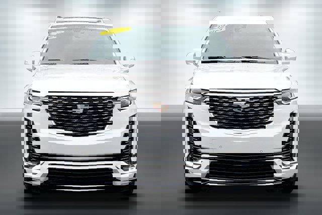 Used 2023 Cadillac XT6 Luxury image 2