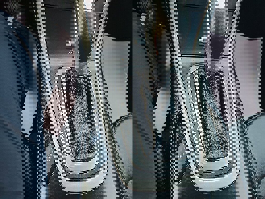 Used 2017 Ford Edge SEL w/ Equipment Group 201A image 19