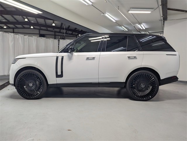 Used 2023 Land Rover Range Rover SE image 23