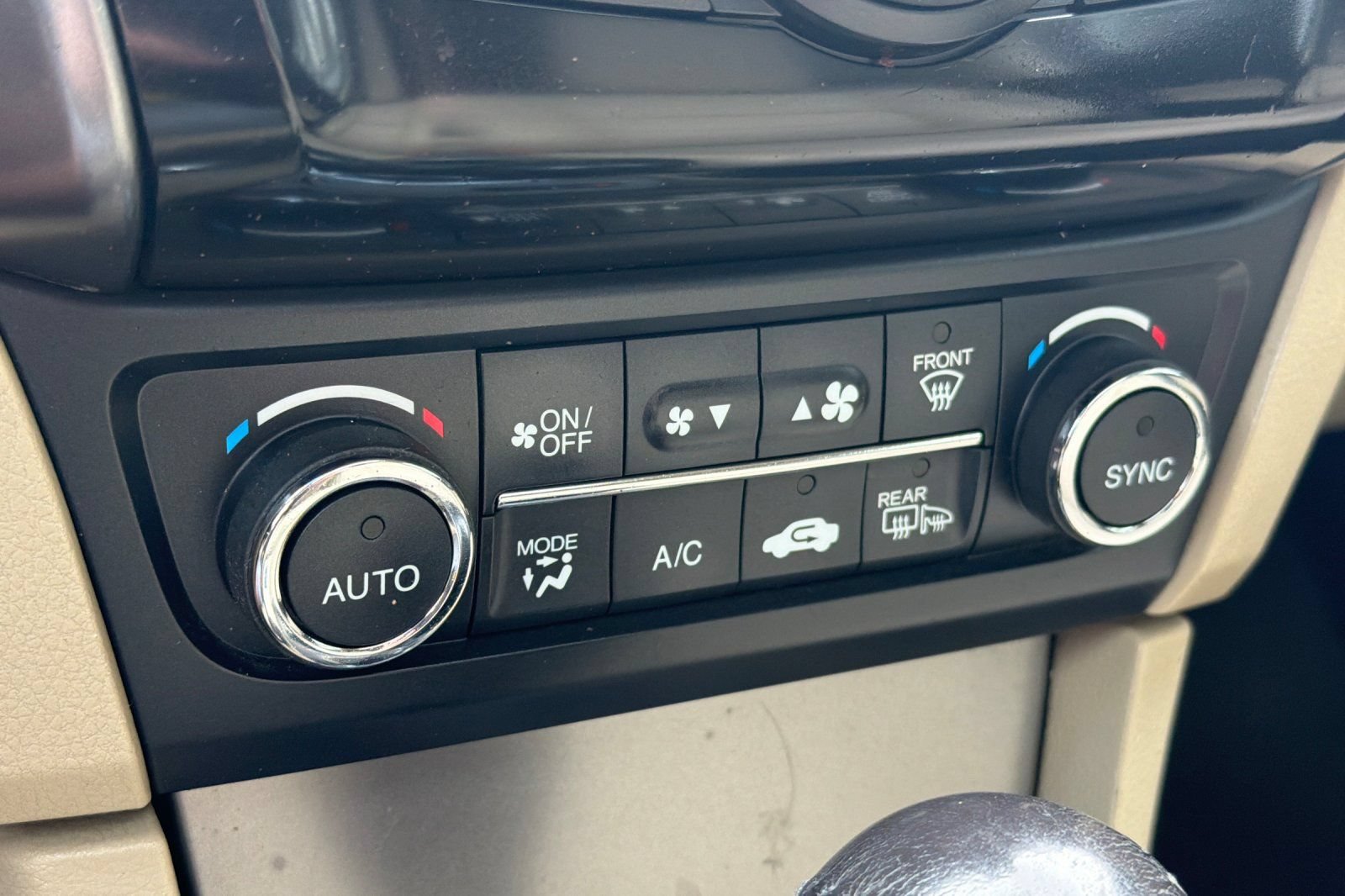 Used 2015 Acura ILX w/ Technology Package FWD image 19
