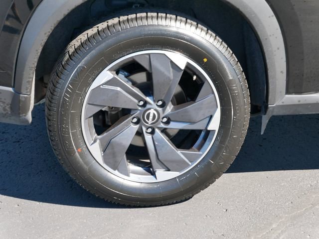 Used 2024 Nissan Rogue SV image 5