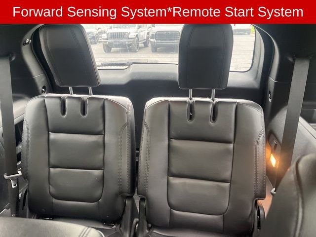 Used 2018 Ford Explorer XLT w/ Equipment Group 202A image 10