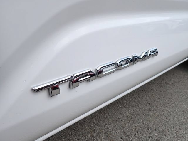 Certified 2024 Toyota Tacoma SR5 AWD/4WD image 13