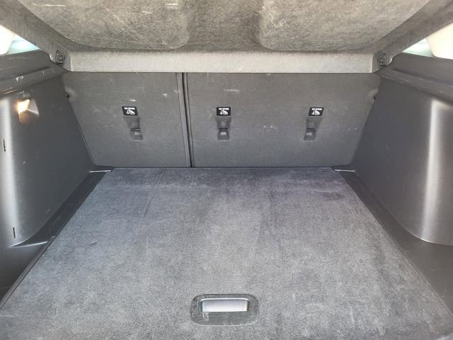 Used 2025 Chevrolet Trax LT FWD image 17