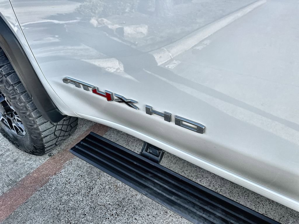 Used 2024 GMC Sierra 2500 AT4X image 14