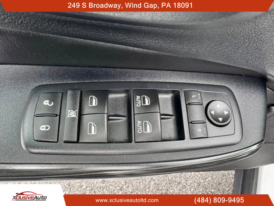 Used 2016 Jeep Cherokee 75th Anniversary image 29