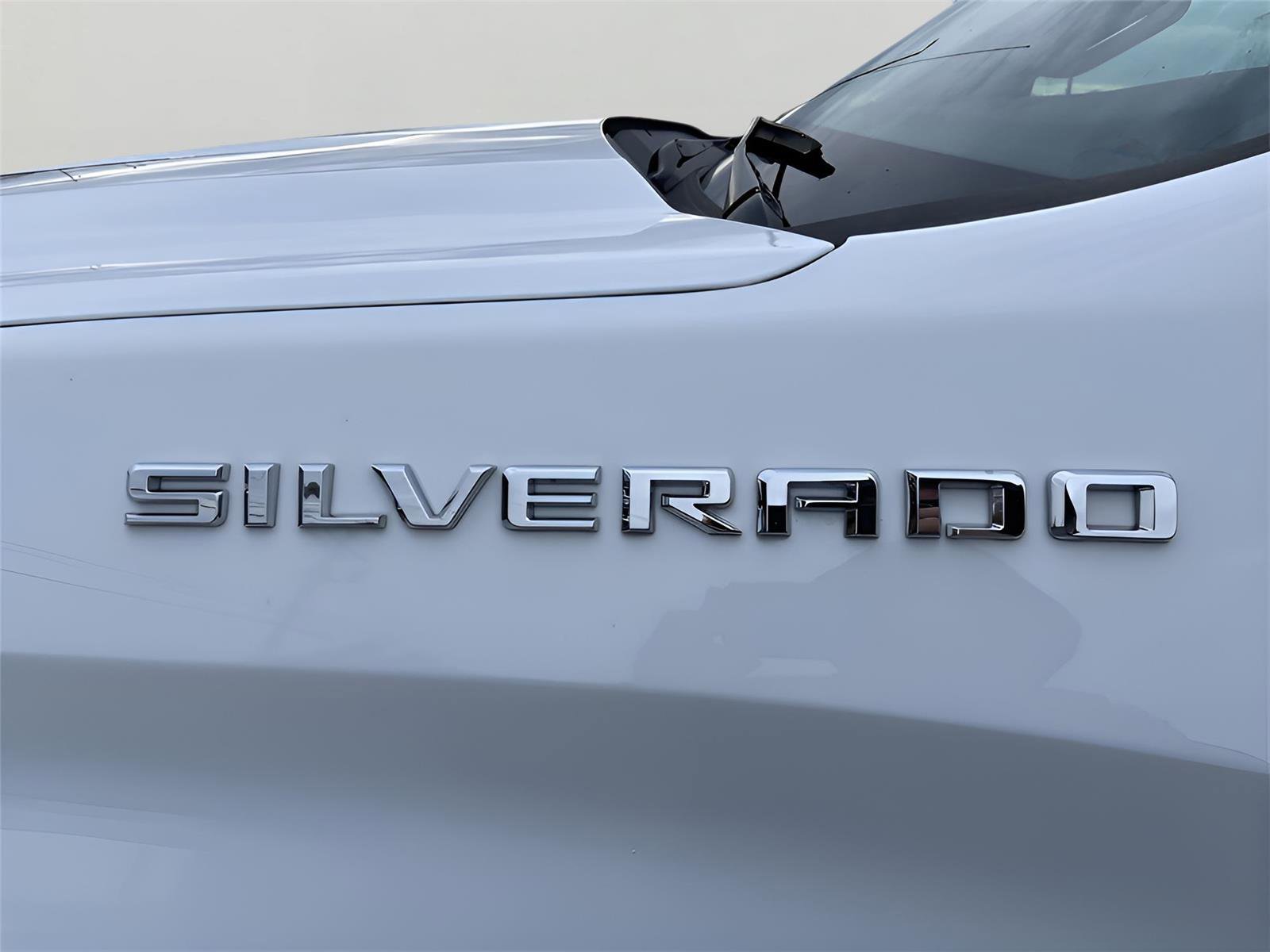 Used 2024 Chevrolet Silverado 1500 LT image 13