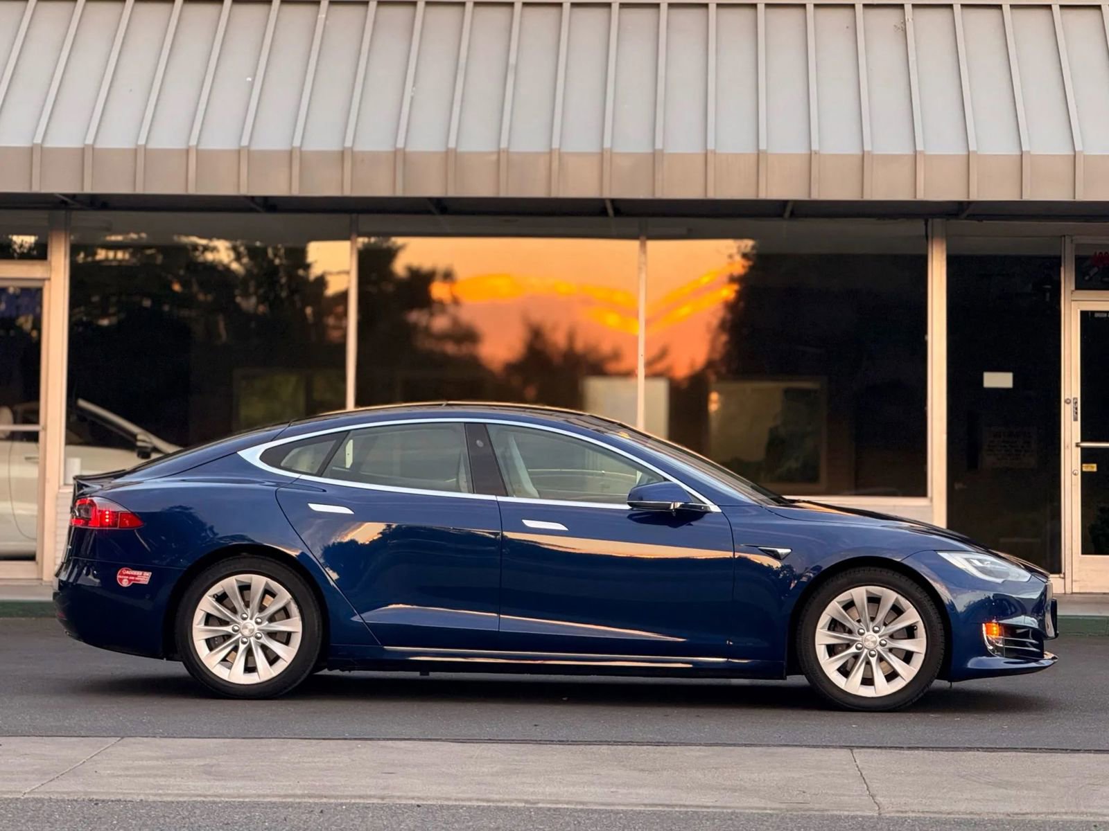 Used 2018 Tesla Model S 75D image 5