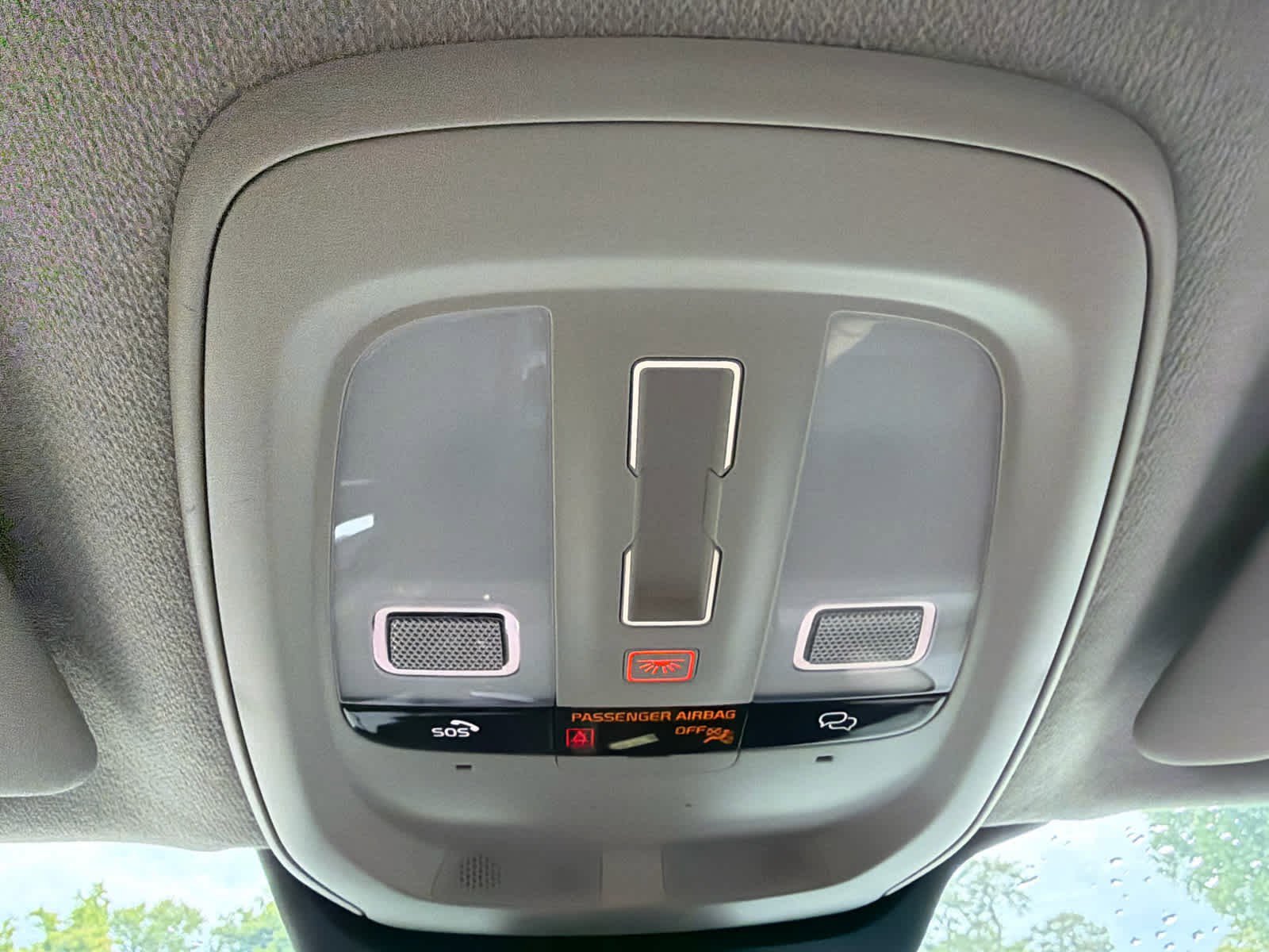 Certified 2025 Volvo XC40 B5 Core AWD/4WD image 33