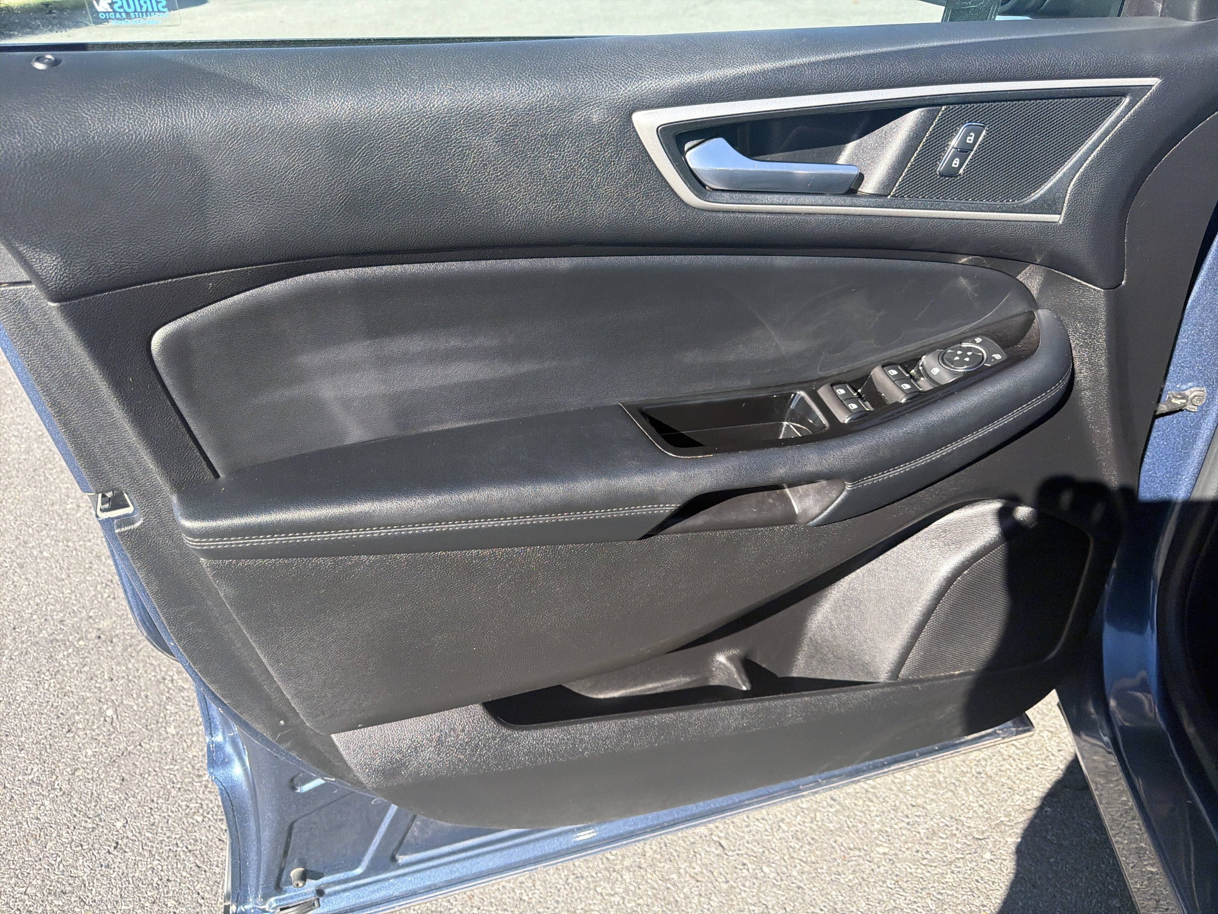 Used 2018 Ford Edge SEL w/ Equipment Group 201A AWD/4WD image 17