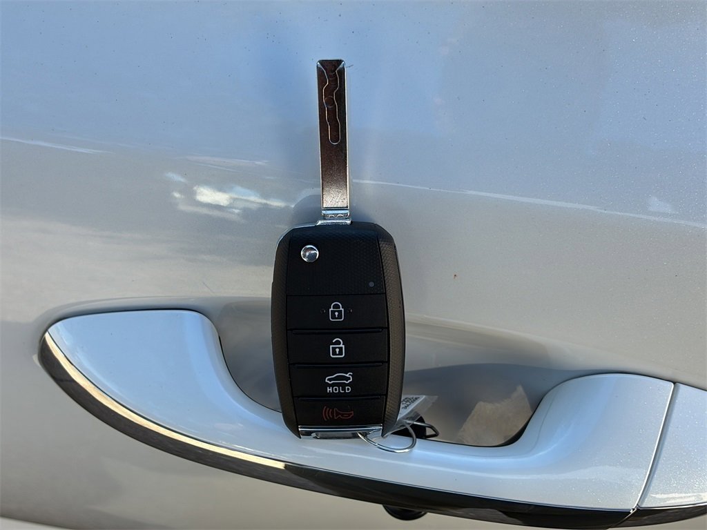 Used 2020 Kia Optima LX image 34