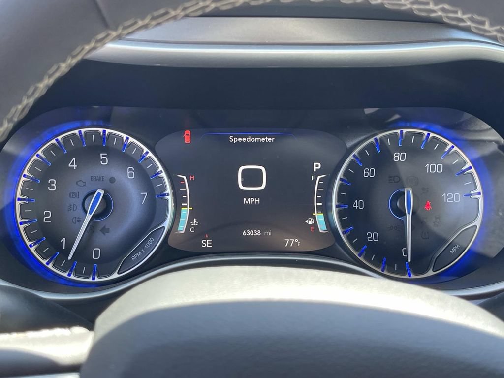 Used 2024 Chrysler Pacifica Touring-L FWD image 25