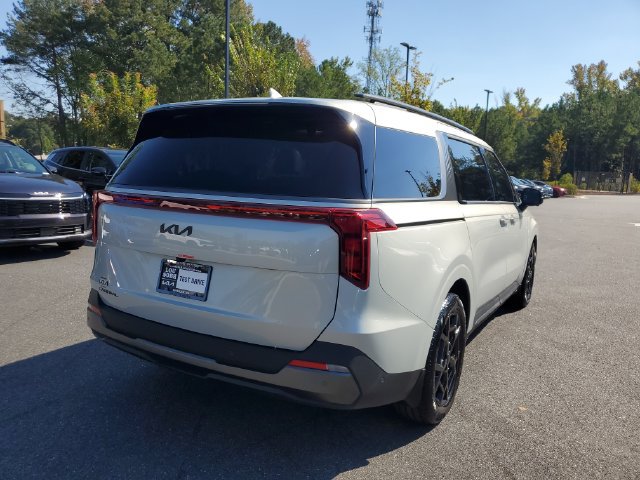 New 2027 Kia Carnival SX w/ Dark Edition Package FWD image 4