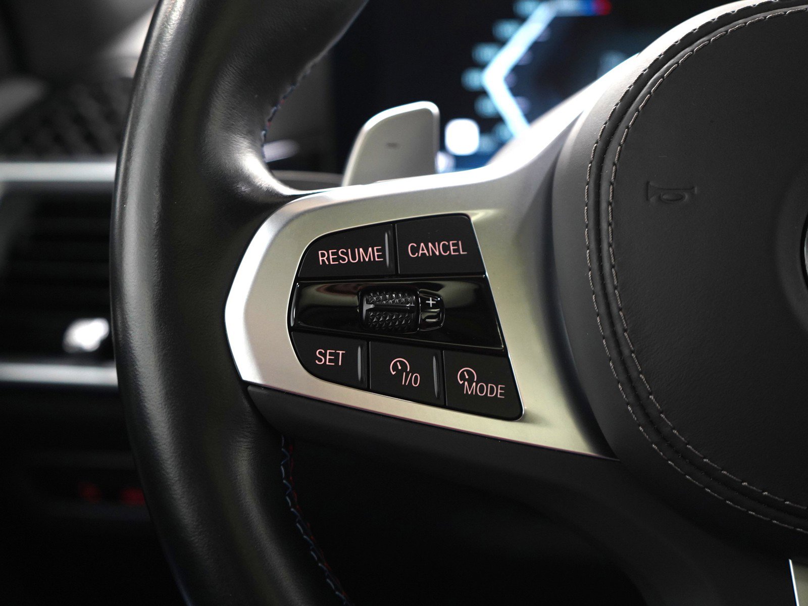 Used 2024 BMW X7 M60i w/ Climate Comfort Package image 29