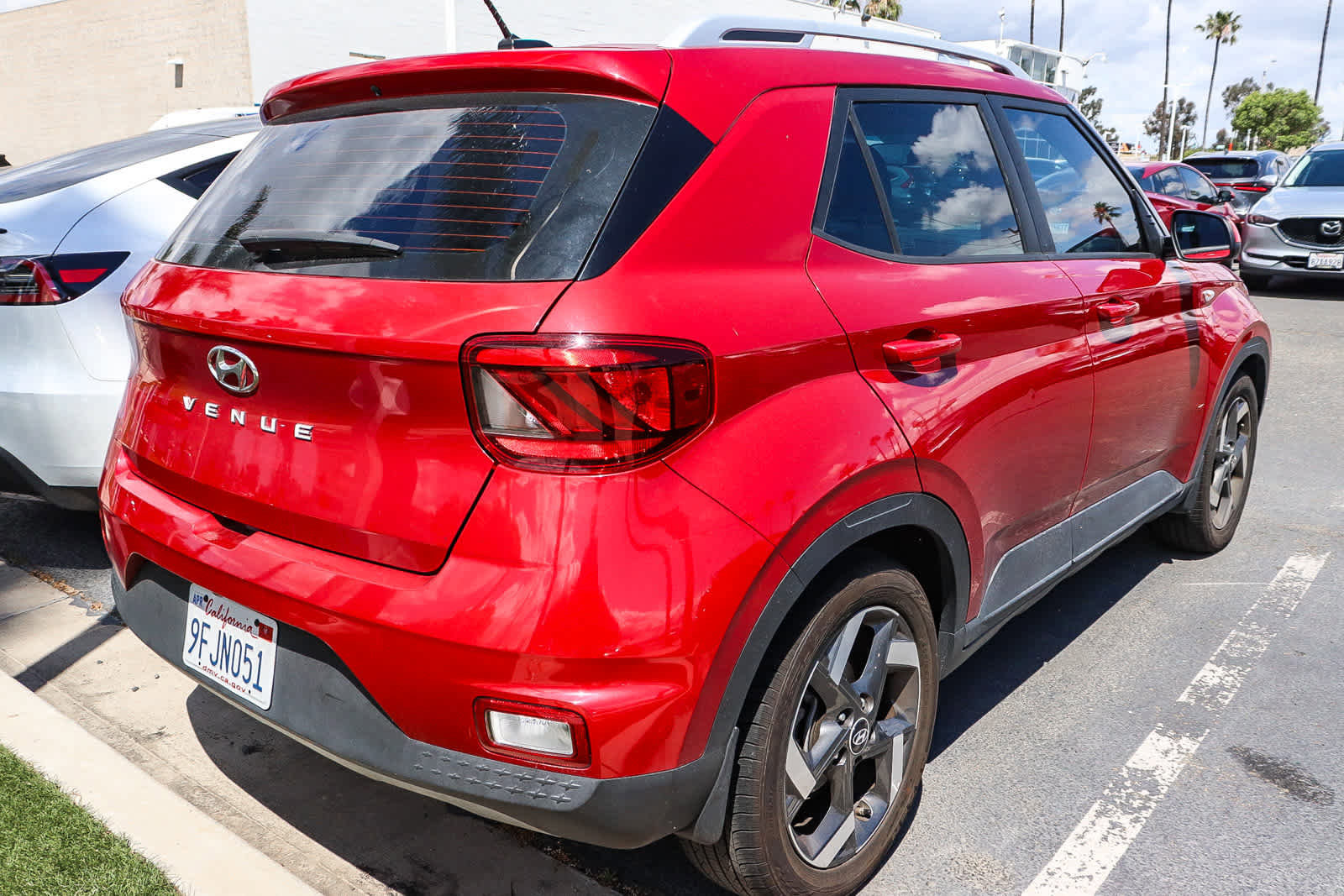 Used 2023 Hyundai Venue SEL image 5