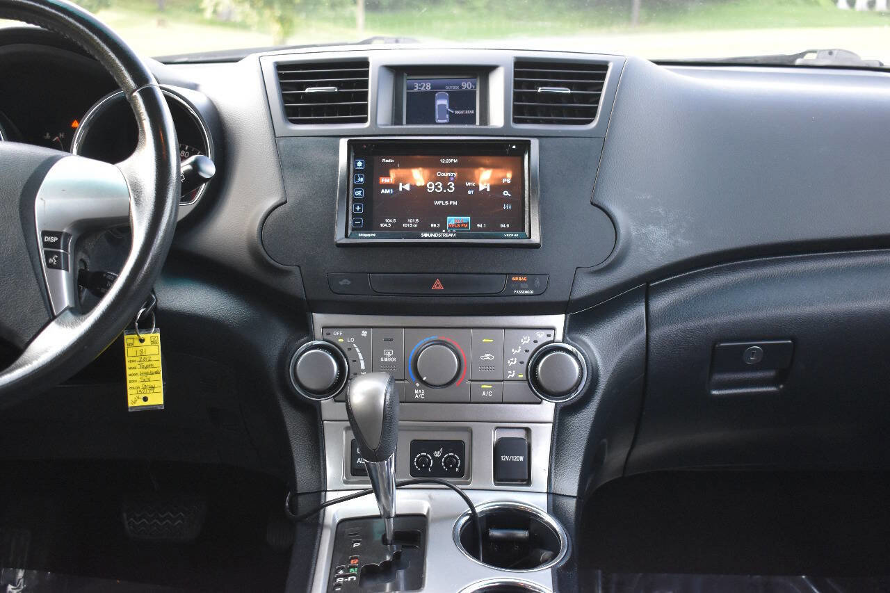 Used 2012 Toyota Highlander SE w/ Tow Pkg AWD/4WD image 24